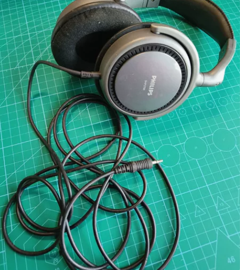 飞利浦SHP2700有线电脑耳机，成色如图...