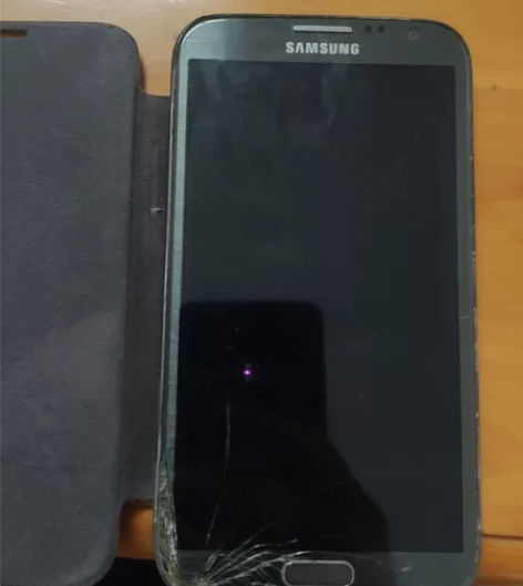 三星note2Gt-N7100 屏幕摔坏了...