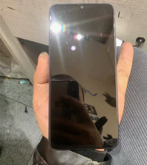 荣耀30青春8+128更换过屏幕 感兴趣的...