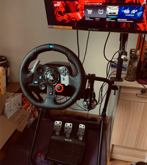 罗技g29方向盘，包含脚踏板，买来就用了几...