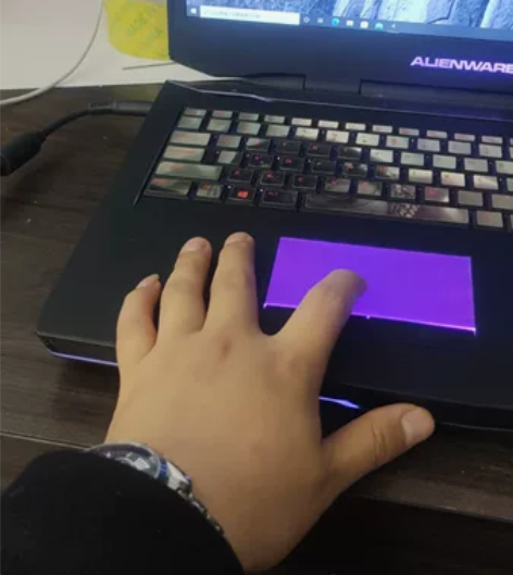 17寸戴尔Alienware外星人游戏本，...
