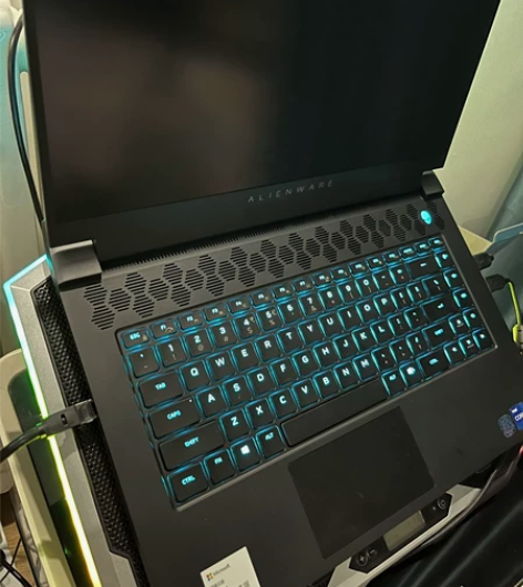 外星人m15r6，买来半年不到165hz，...
