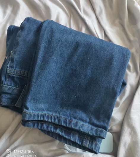深蓝色牛仔裤一条,男款,m码,全新,吊牌没...