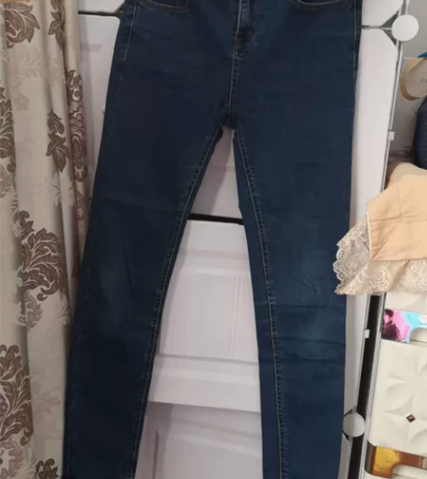 女士小脚牛仔裤 尺码：165 68A 9成新