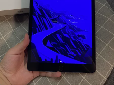 出一台iPad7（2019款） 128g，...