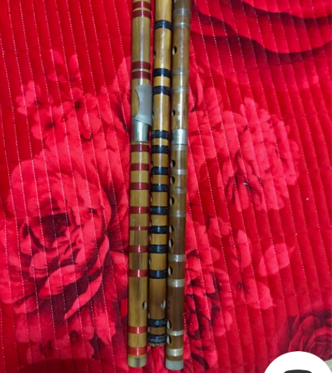 出售三把闲置笛子。最好附近自提 感兴趣的话...