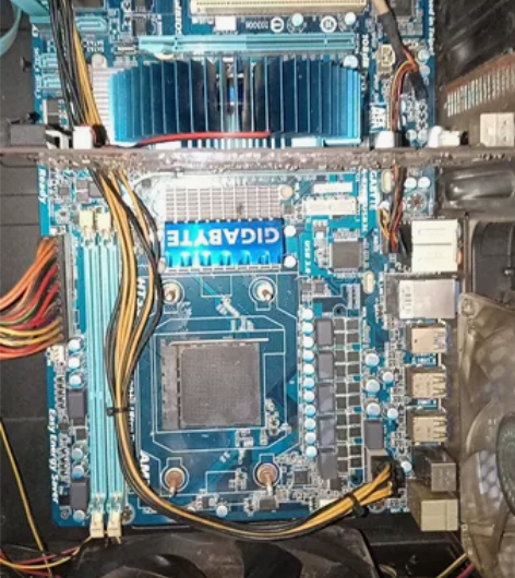 如下图所示，是HT3.0大板，可装独立显卡...