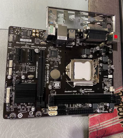 技嘉H81M一DS2主板，拆机   测试完...