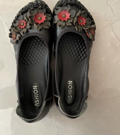 欧德绅纯皮女鞋，专卖店买的，浅口单鞋，脚底...