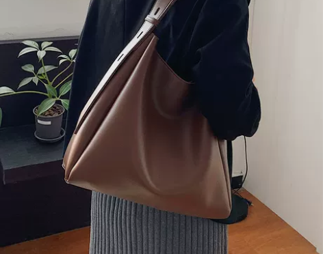 天彩翼飞 女士包 感兴趣的话点“我想要”和...