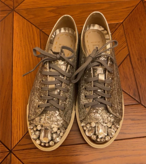 银色亮片钻石平底休闲鞋38码 感兴趣的话点...