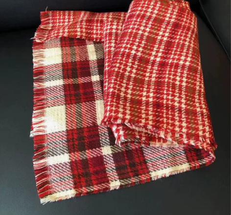 【低价出售】圣诞氛围红色格子围巾女秋冬季学...