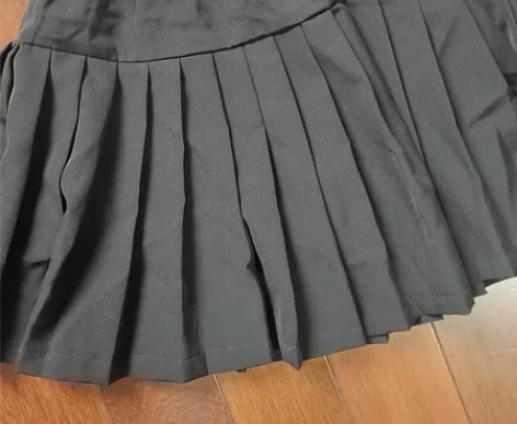 春秋款百褶裙,150码 一次没穿,是个套装...