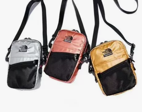 supreme 联名TNF单肩包重金属摇滚...