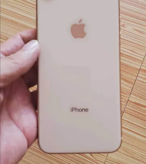 苹果8手机国行256g，3网通，正常使用中...