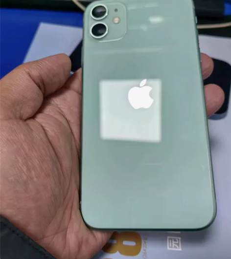 11，128绿色，国行没拆没修，成色基本完...