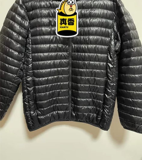 优衣库轻薄男士羽绒服黑色L码，领口不带印标...