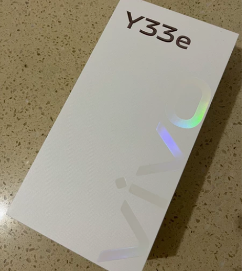 全新vivoy33e！！ 活动中的刚拿到手...