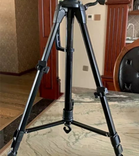 【低价处理】全新包邮金属画架素描写生便携支...