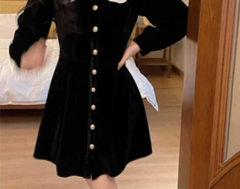 FAMOUS金丝绒连衣裙女奶乖娃娃领赫本风...