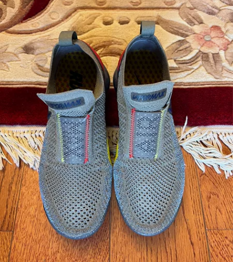 耐克气垫运动鞋 正规商场购买 不系带针织网...