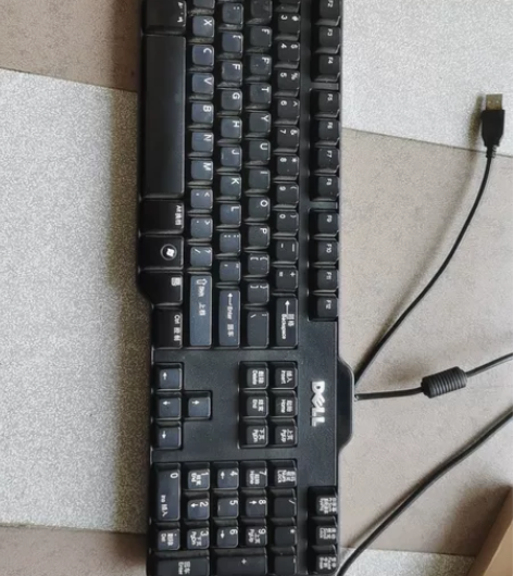 戴尔官方原装电脑附带的正品键盘，自取。 感...
