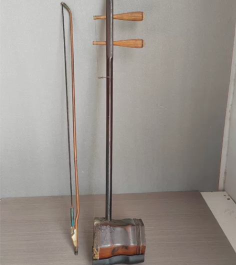 二胡一把，品相看图片， 189包邮