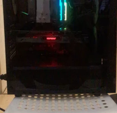 自己组装的2080super显卡电脑，只玩...