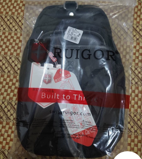 瑞戈男士胸包，全新带吊牌，售出后不退不换！...