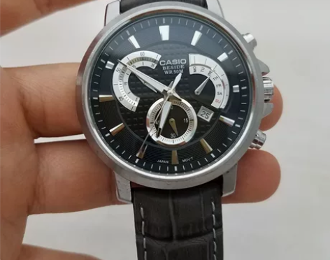 日本卡西欧电子计时男表【独特飞返星期指针】...