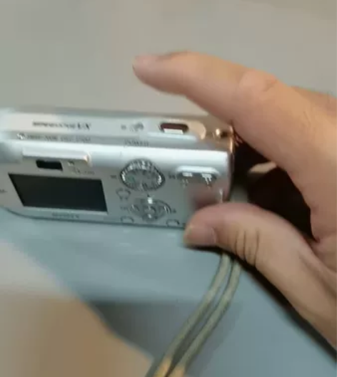 索尼DSC-P100。索尼数码相机。索尼复...