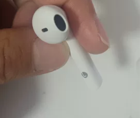 漫步者耳机，TWS，型号忘记了。 功能完好...