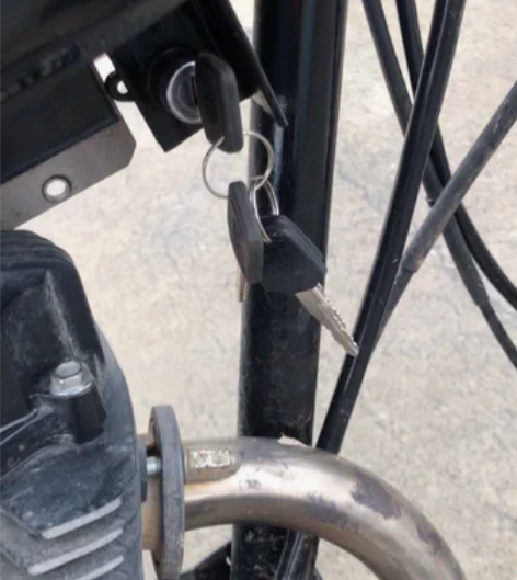 自改的125男装摩托车，改了复古，发动机安...