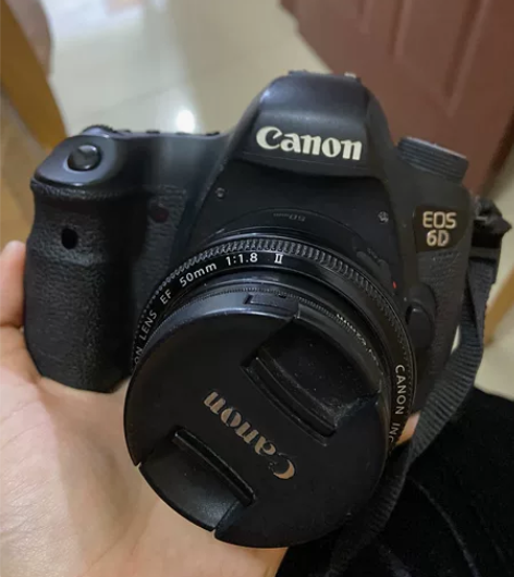 出佳能6D单反加小痰盂50.1.8镜头 有...