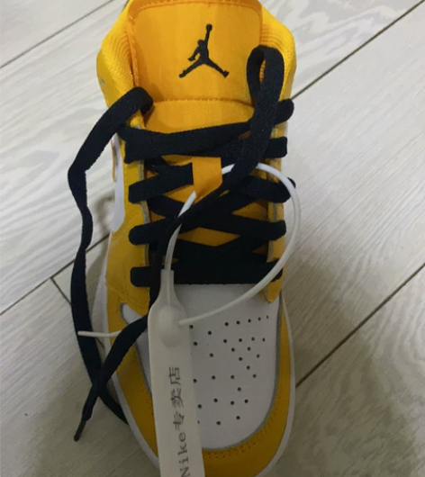 专柜购买NIKE的AJ鞋！不是国产乔丹！买...