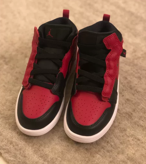 乔丹经典配色！全新！低价转！ 感兴趣的话点...