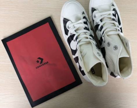 匡威帆布鞋 黑白色字母 实在不喜欢了 低价...