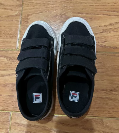 斐乐儿童布鞋，购于唯品会，33码，很新，没...