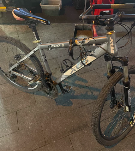 喜德盛，英雄3代。24速，26寸，油碟刹车...