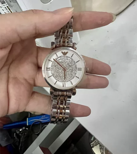 阿玛尼满天星手表 购入六百?轻微使用痕迹E...