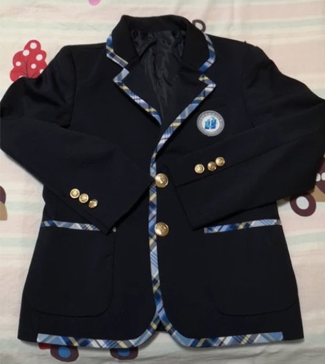 海曙中心小学校服西装，全新，一次也没穿过就...