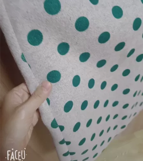 波点毛呢铅笔裙 感兴趣的话点“我想要”和我...