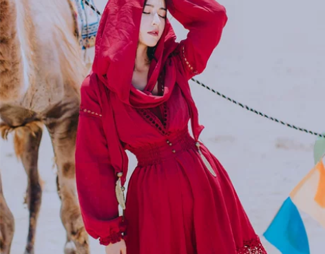 民族风复古显瘦连衣裙秋青海湖红色草原沙漠长...