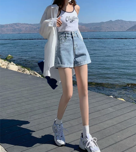 博主闲置 PVJ辣妹高腰牛仔短裤 仅拍照穿...