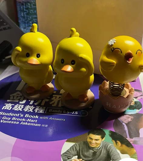 【精品摆件】三个摆件都可摇头（内有弹簧）材...