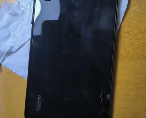 红米note8  6加128G 后盖有划痕...