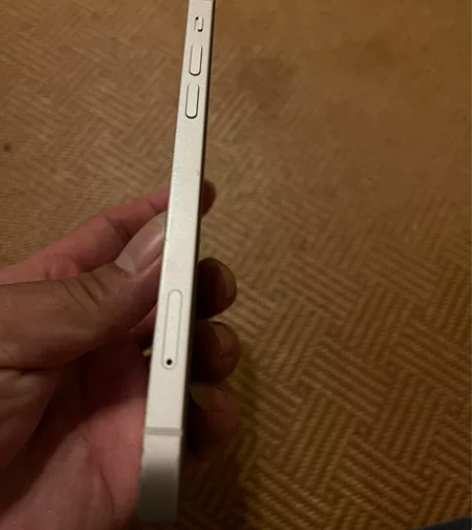 自用国行12 128G边框小磕碰3100送...