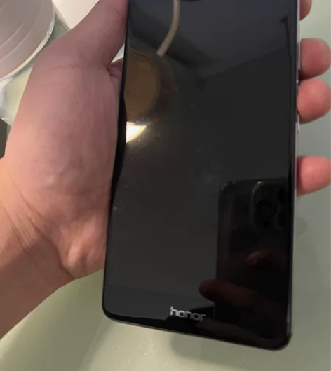 荣耀v8 4+64g，实体店买的，之前用的...