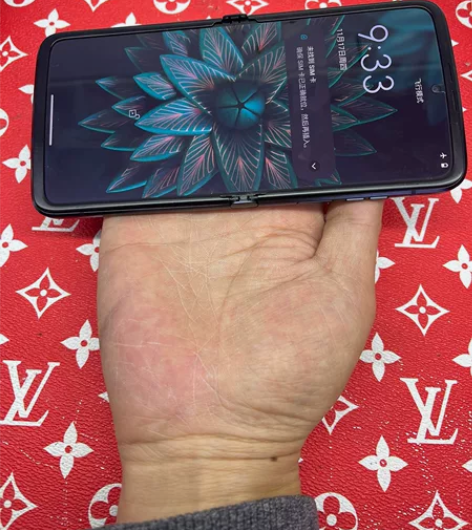 摩托罗拉2代折叠屏手机，入手不到俩月，全套...