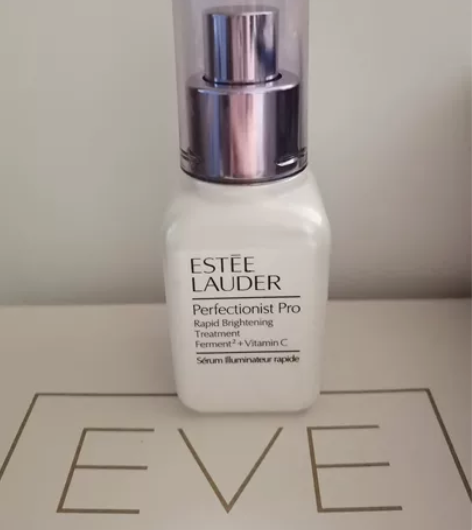 雅诗兰黛美白精华 估计只用了5次左右，放着...